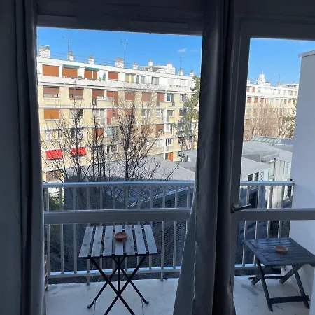 28m2 Pour 2- 3 Personnes Avec Balcon Metro Marcel Sambat Apartmán